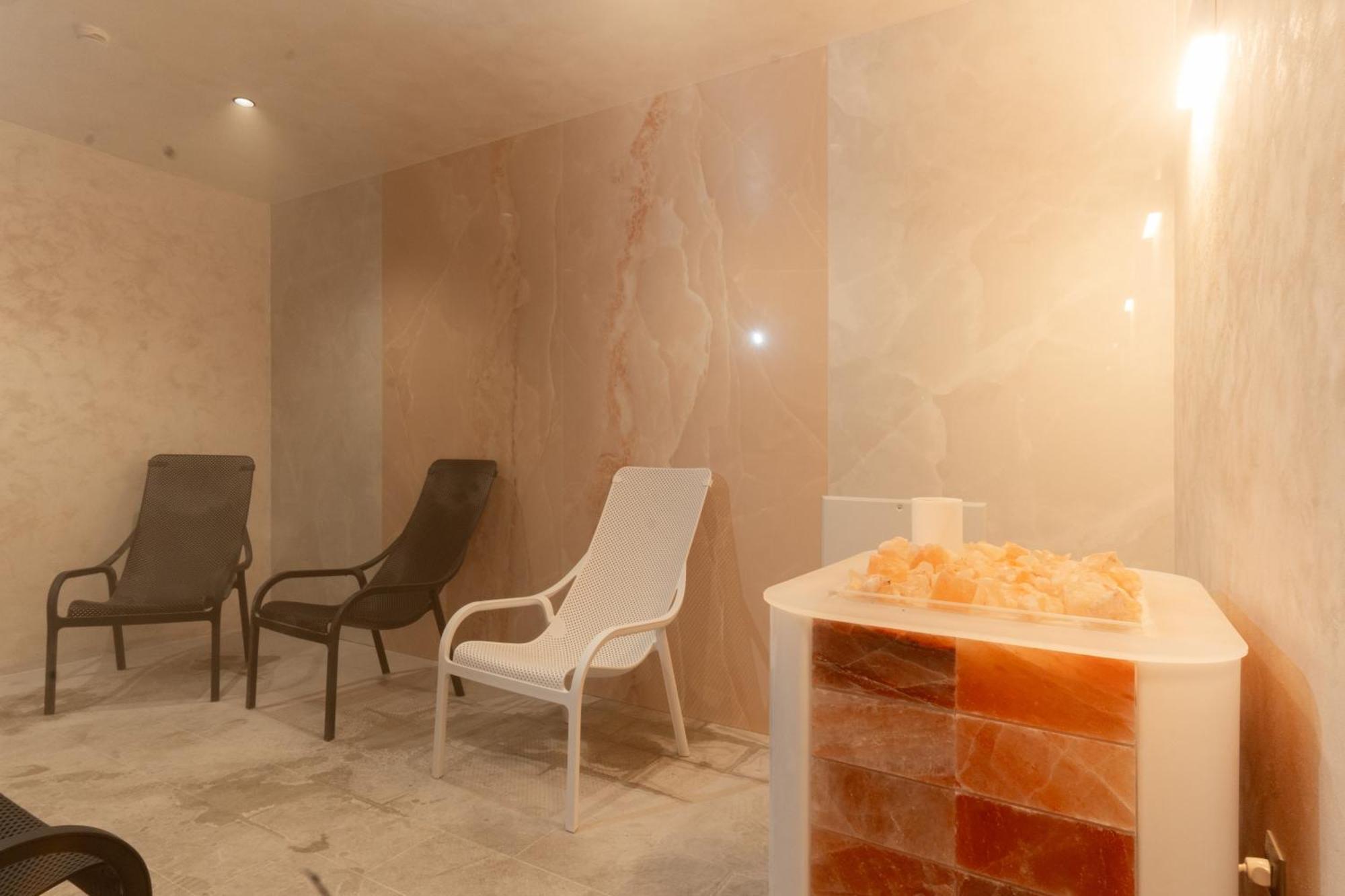 Atmosphere Balneo Hotel & Spa Pavel Banya Luaran gambar